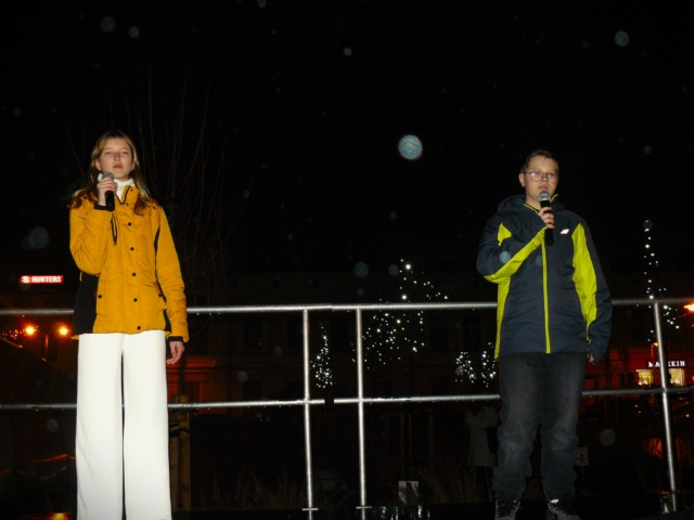 yH5BAEKAAEALAAAAAABAAEAAAICTAEAOw== Fotorelacja z dzisiejszej Inauguracji Świątecznych Iluminacji na wągrowieckim rynku! [ZDJĘCIA]
