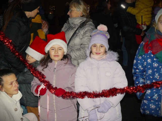 yH5BAEKAAEALAAAAAABAAEAAAICTAEAOw== Fotorelacja z dzisiejszej Inauguracji Świątecznych Iluminacji na wągrowieckim rynku! [ZDJĘCIA]