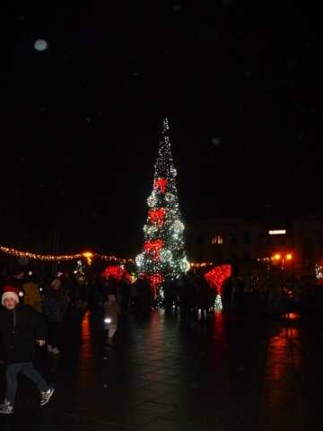 yH5BAEKAAEALAAAAAABAAEAAAICTAEAOw== Fotorelacja z dzisiejszej Inauguracji Świątecznych Iluminacji na wągrowieckim rynku! [ZDJĘCIA]