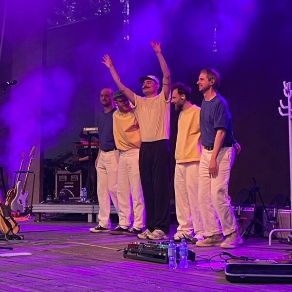 7fe008ba-5c9a-4fb5-bd98-5ee0d56901f9-600x600 Kultura