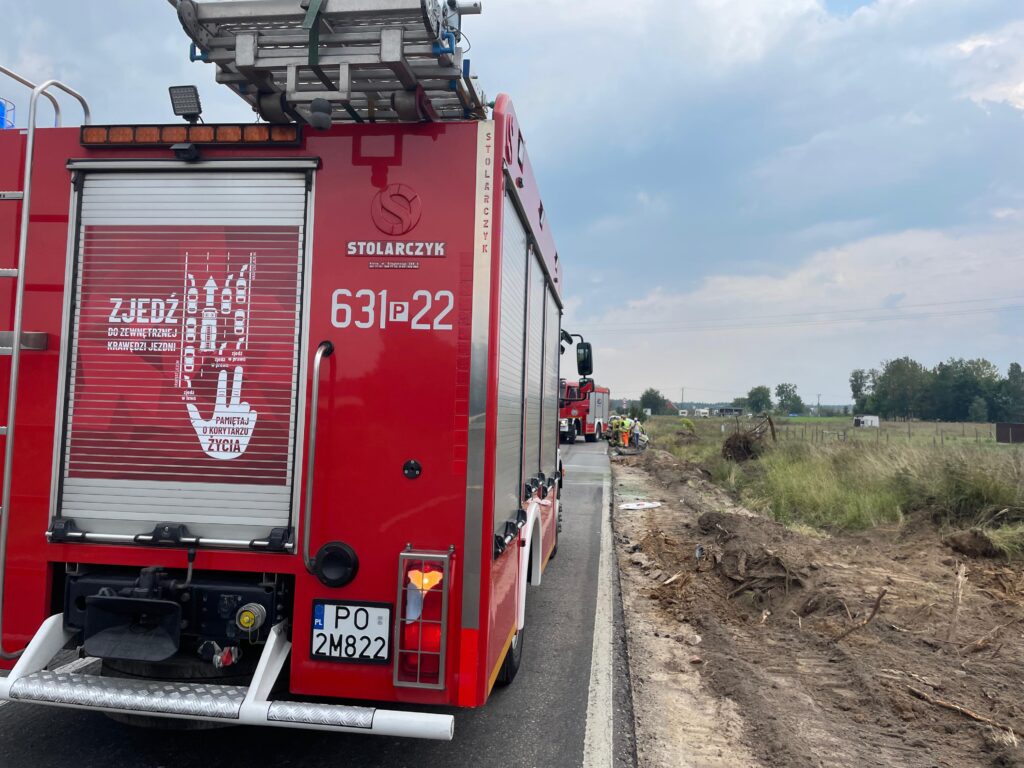 IMG-20250902-WA0011-1024x768 Wypadek na rozbudowywanej DW190 w Kobylcu. Trzy samochody brały udział w zdarzeniu [ZDJĘCIA]