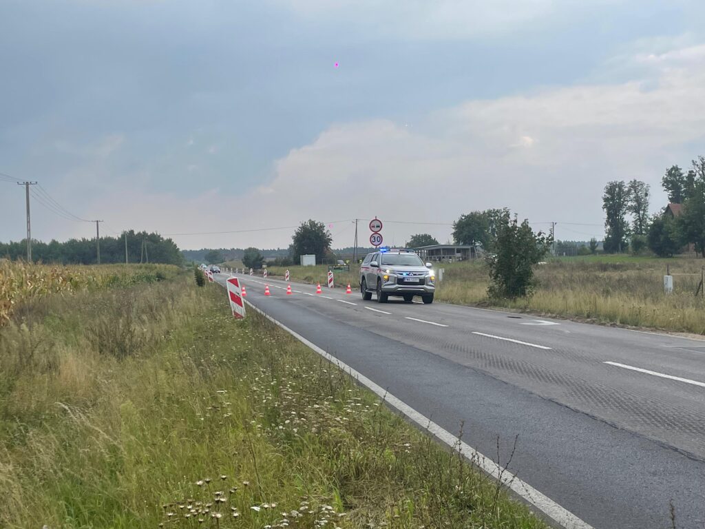 IMG-20250902-WA0015-1024x768 Wypadek na rozbudowywanej DW190 w Kobylcu. Trzy samochody brały udział w zdarzeniu [ZDJĘCIA]