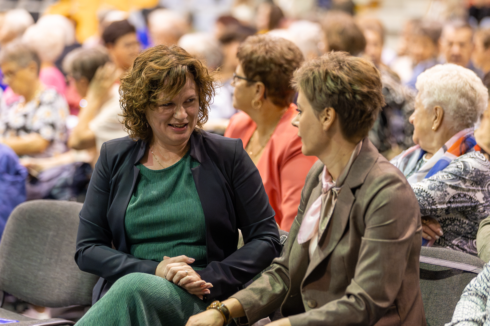 558608343_1284645917009473_4250633689839730968_n Niezapomniana „Potańcówka z Seniorem” – uśmiechy, rytm i wspólne świętowanie