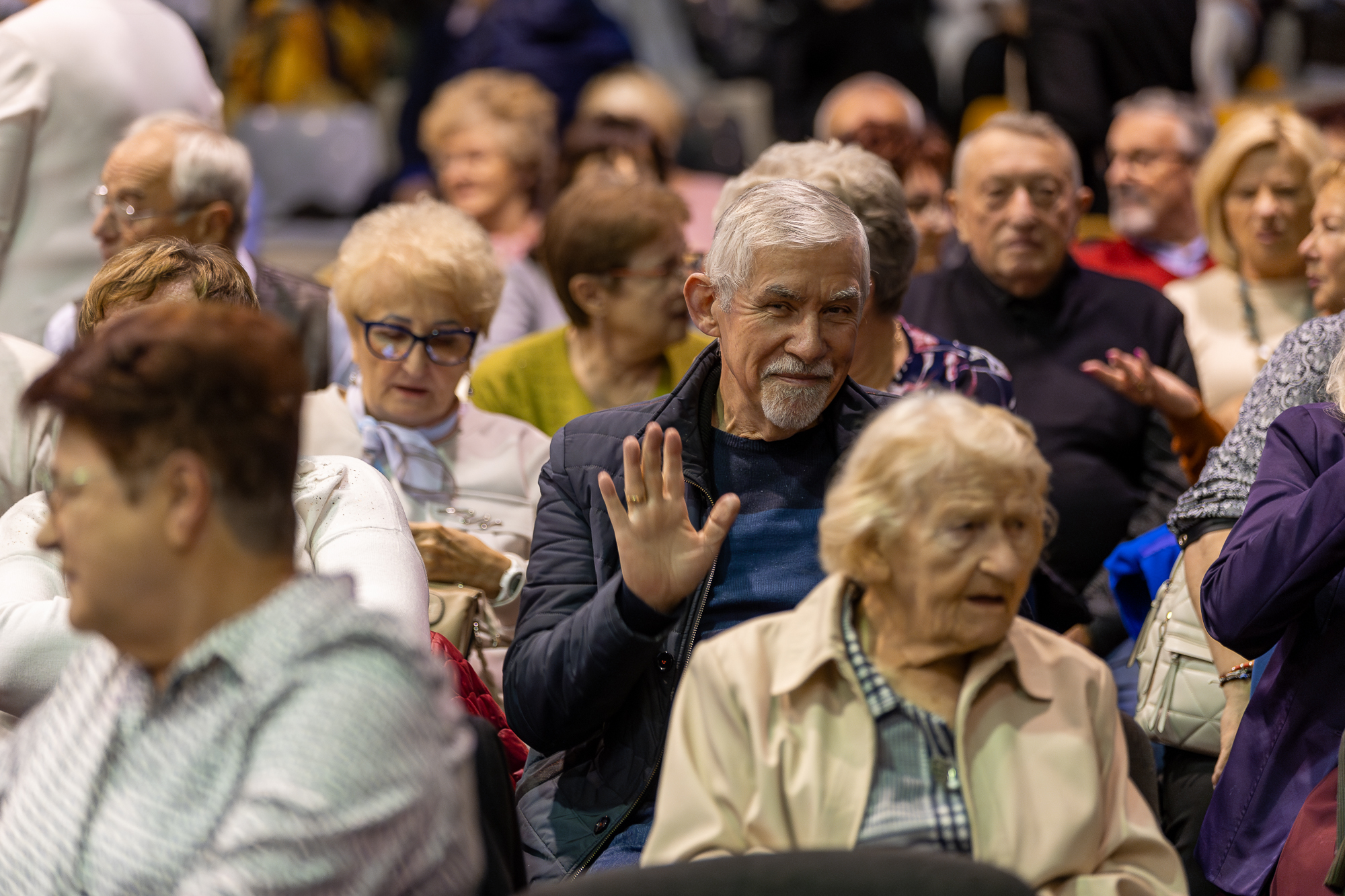 558764741_1284643567009708_8332535805392599843_n Niezapomniana „Potańcówka z Seniorem” – uśmiechy, rytm i wspólne świętowanie