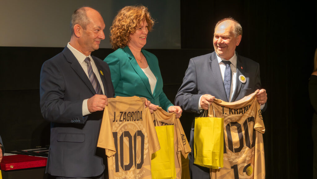 572193556_1467138501866722_9184080236606970200_n-1024x577 Wągrowiec świętował 100-lecie MKS Nielba! Uroczysta gala w MDK z udziałem sportowych legend i samorządowców