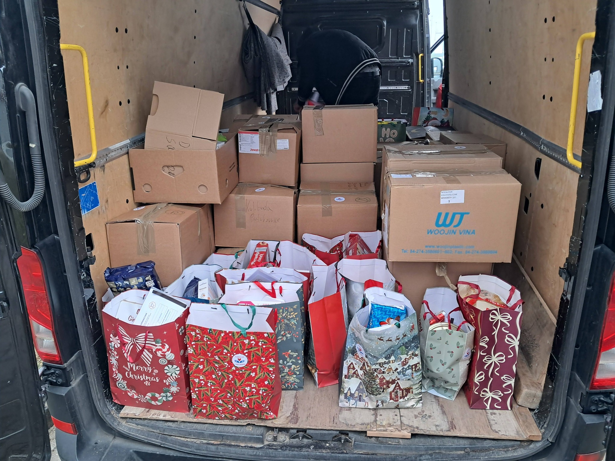 593480004_122157304532805031_405244522395032036_n Fundacja ASK Dobro zakończyła trzecią edycję świątecznej akcji „Wszyscy jesteśmy świętymi Mikołajami”