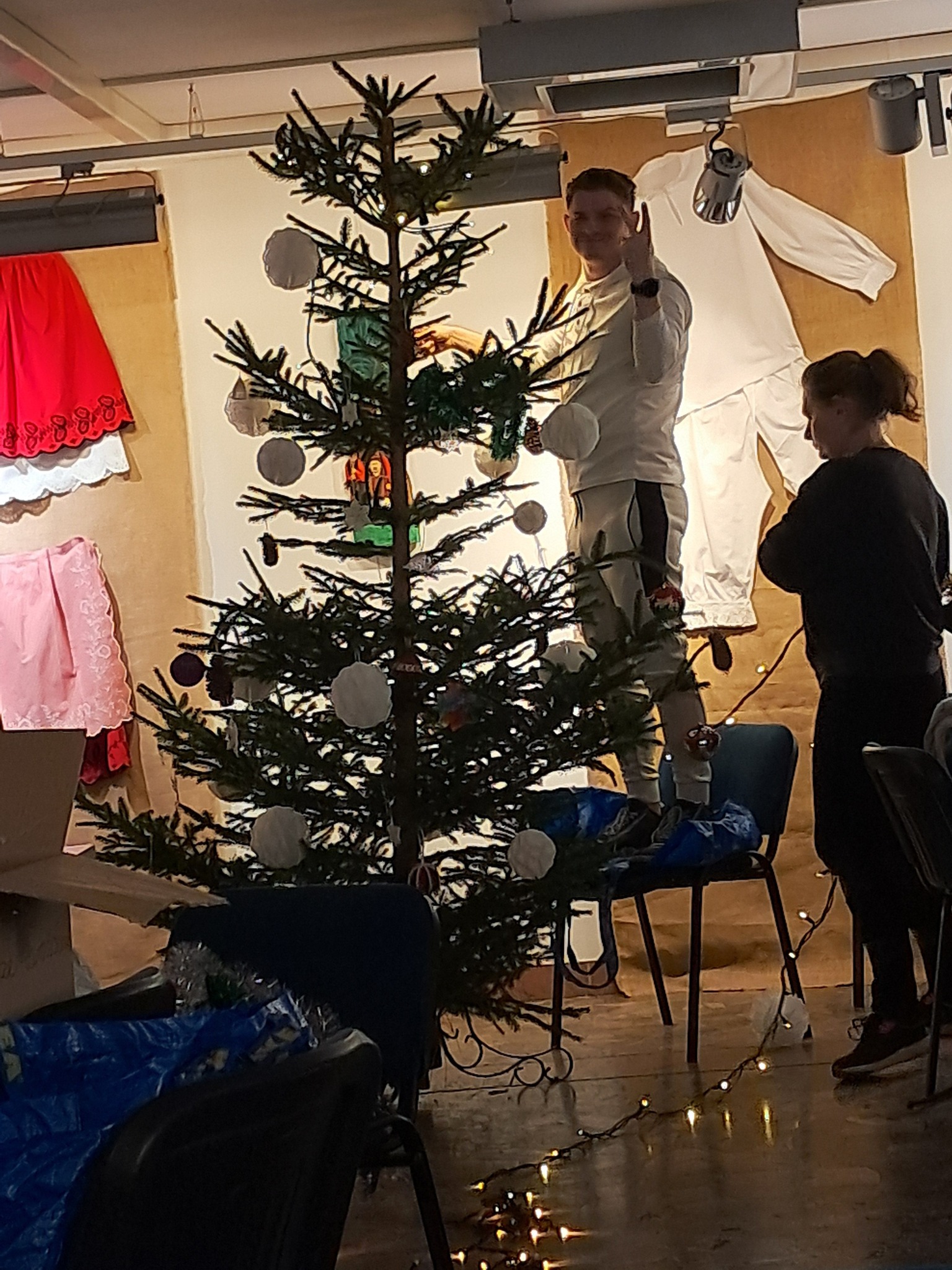 594071467_122157303716805031_8860545387128003917_n Fundacja ASK Dobro zakończyła trzecią edycję świątecznej akcji „Wszyscy jesteśmy świętymi Mikołajami”